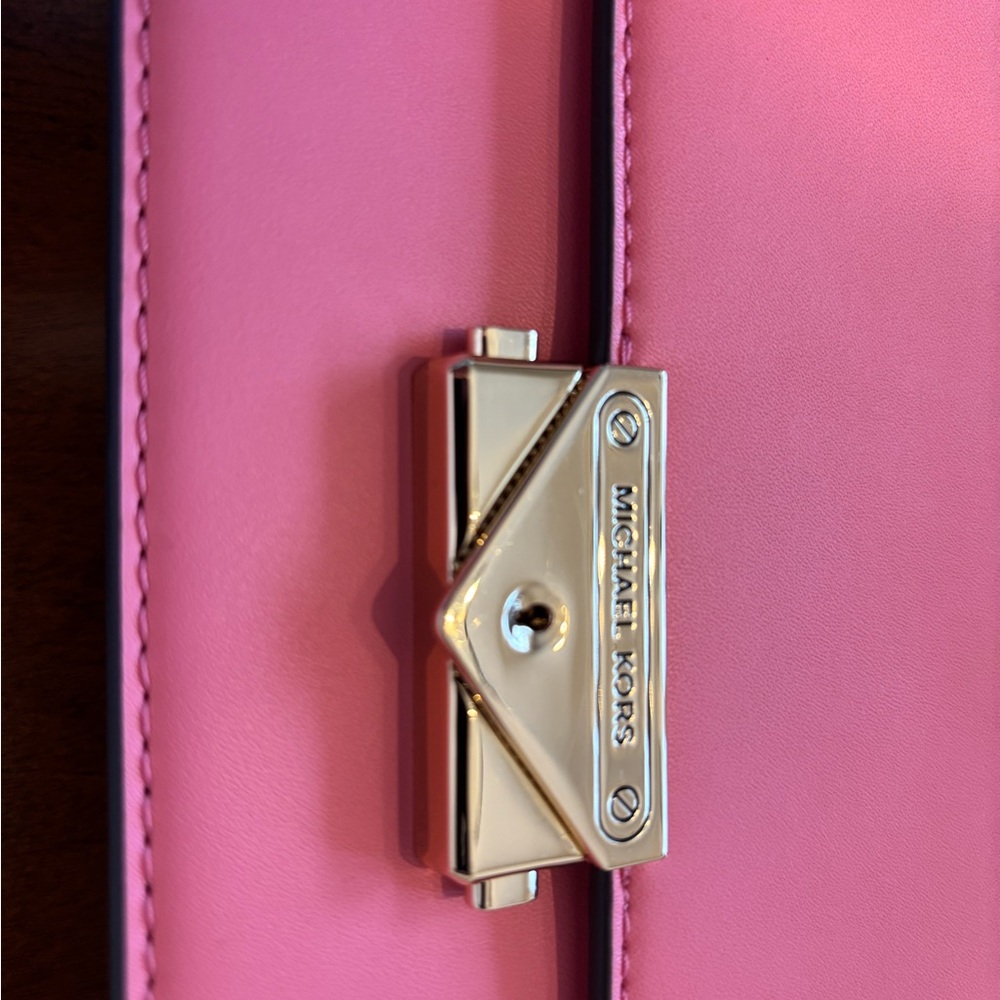 Michael Kors Pink Leather Crossbody with Gold Chain Strap NWT - Picture 2 of 6